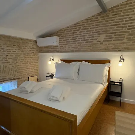 Ermagora House Neoclassical Apartment